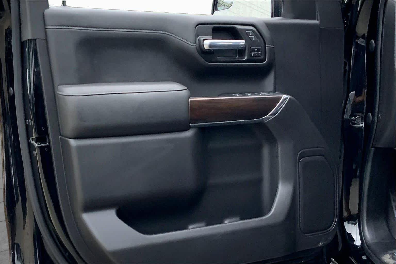 Used 2020 Onyx Black GMC SLT image 21