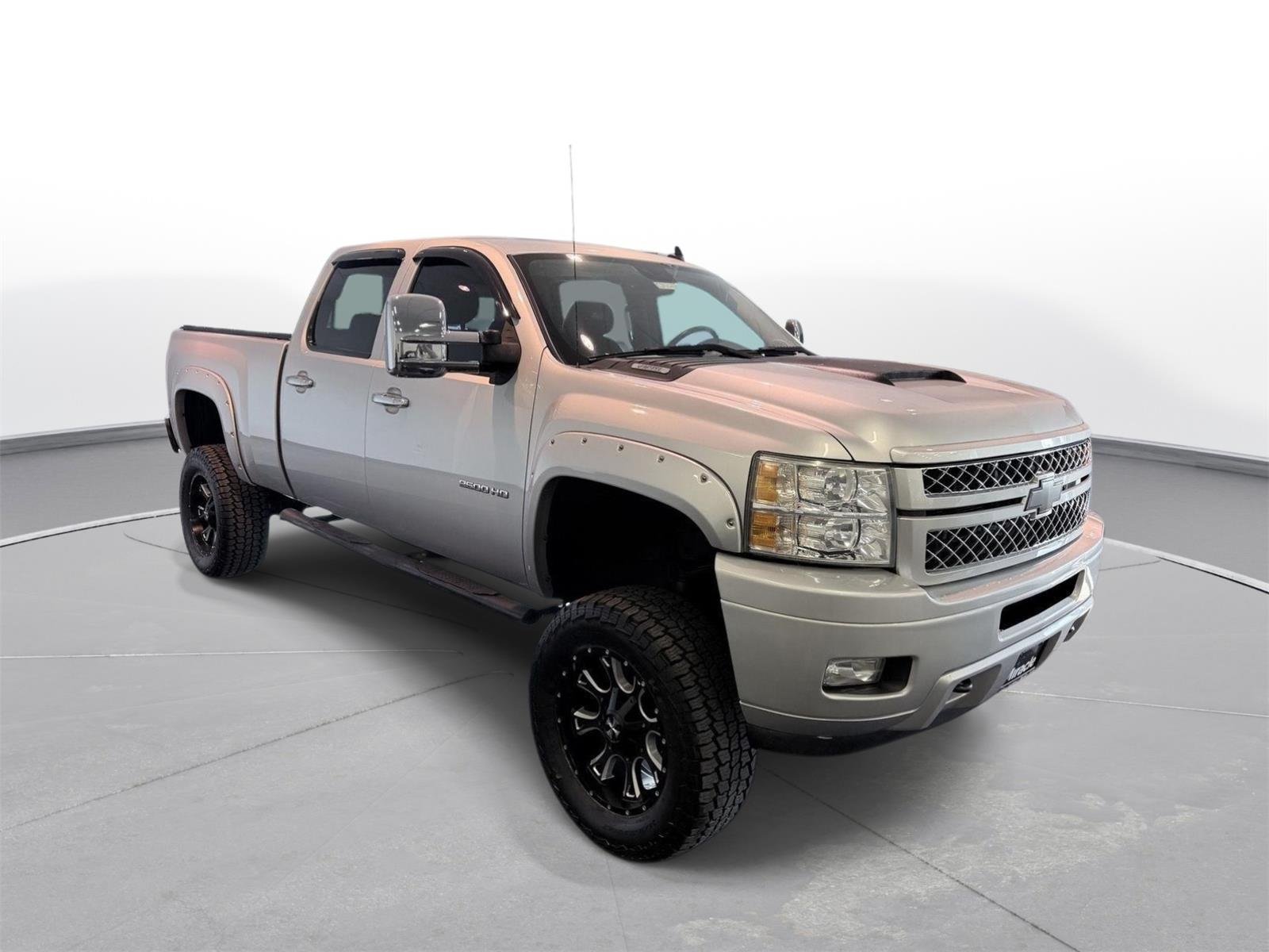 Used 2014 Silver Ice Metallic Chevrolet LTZ image 7