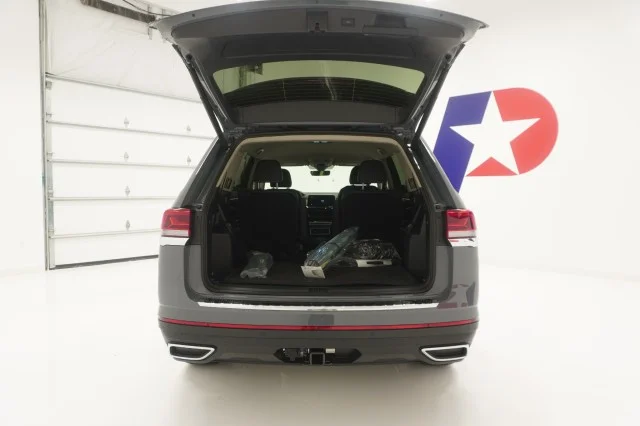 New 2026 Pure Gray Volkswagen 2.0T SE w/Technology image 7