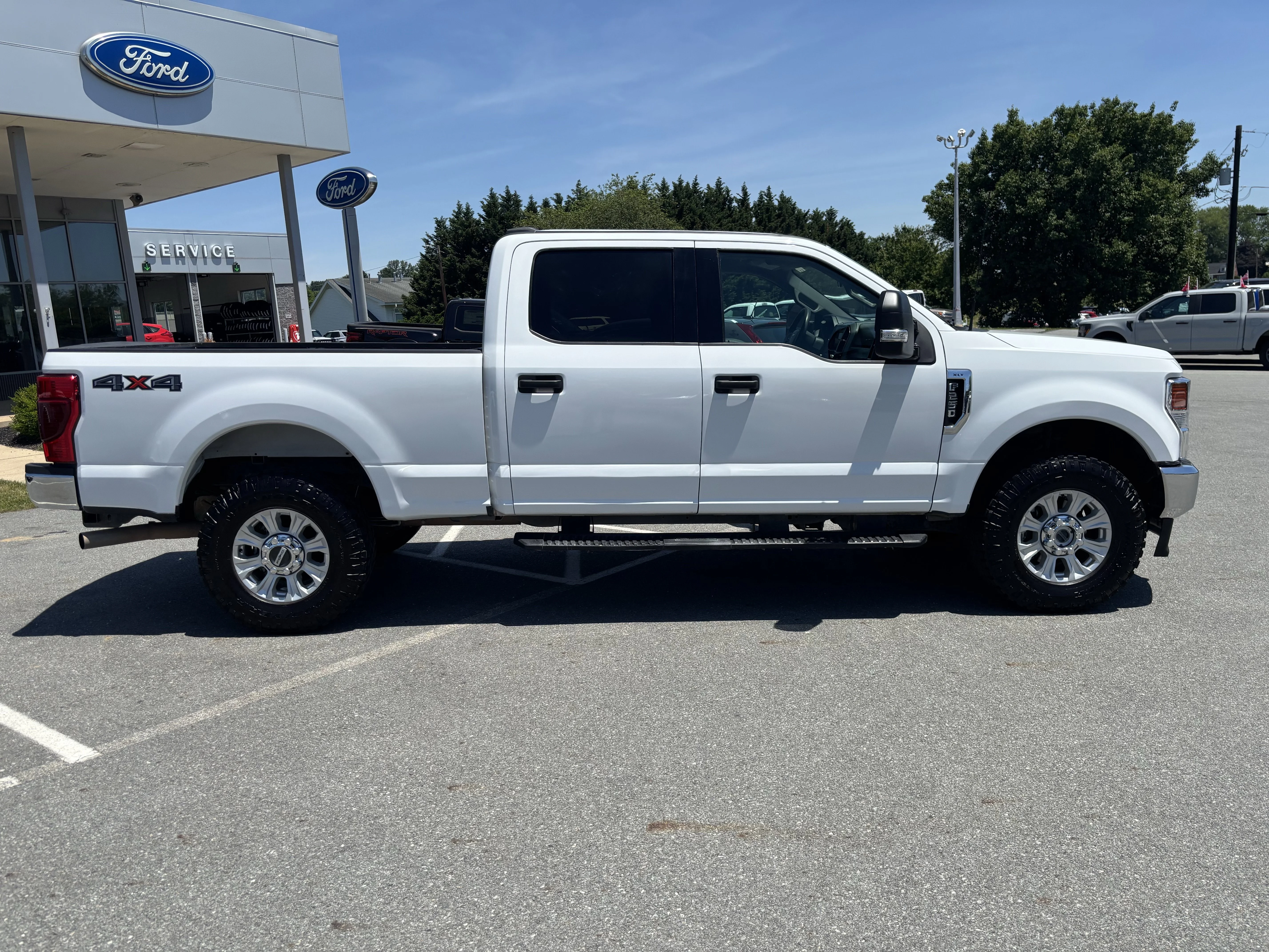 Used 2022 Oxford White Ford XLT image 8