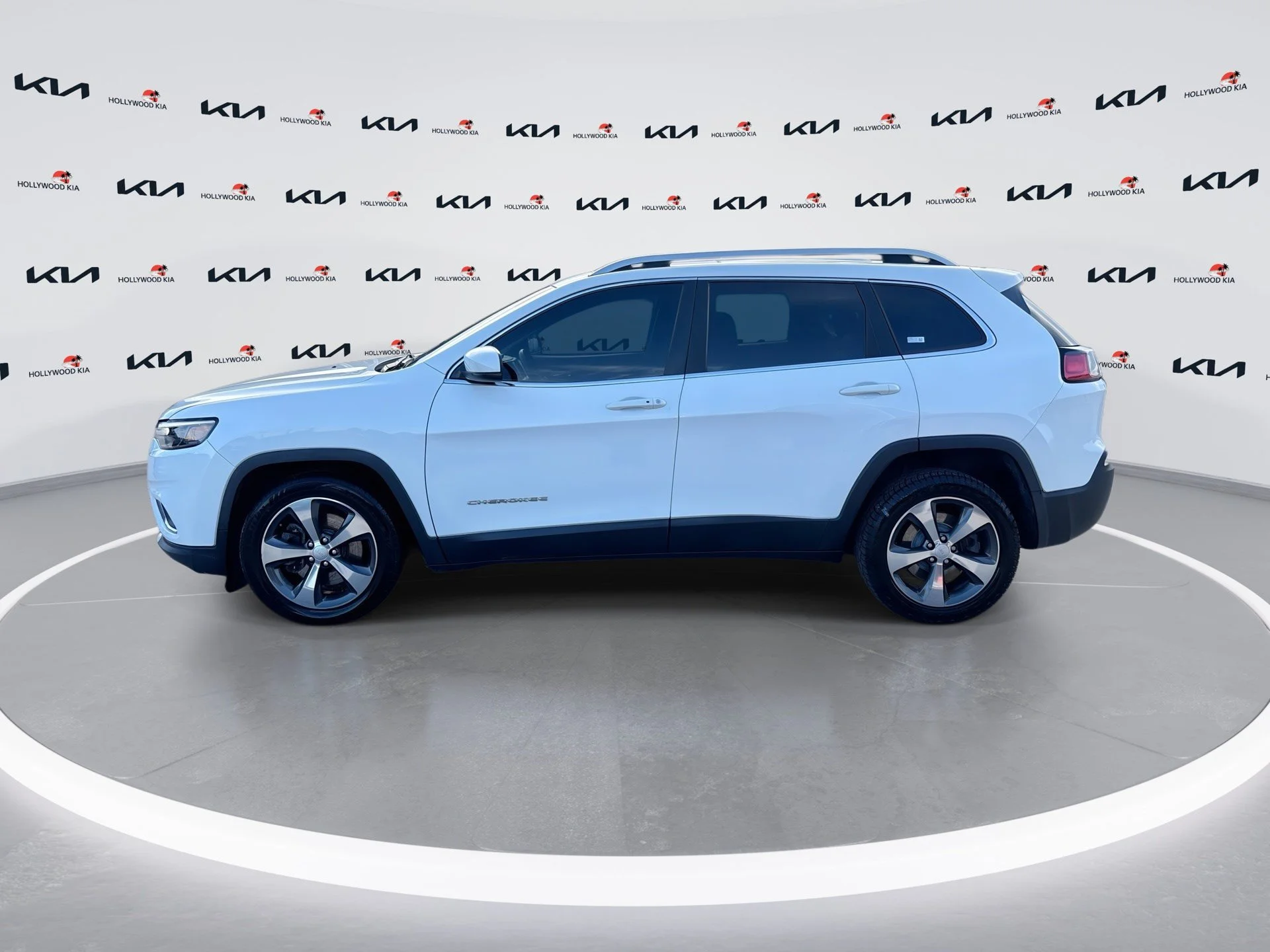 Used 2019 Bright White Clearcoat Jeep Limited image 5
