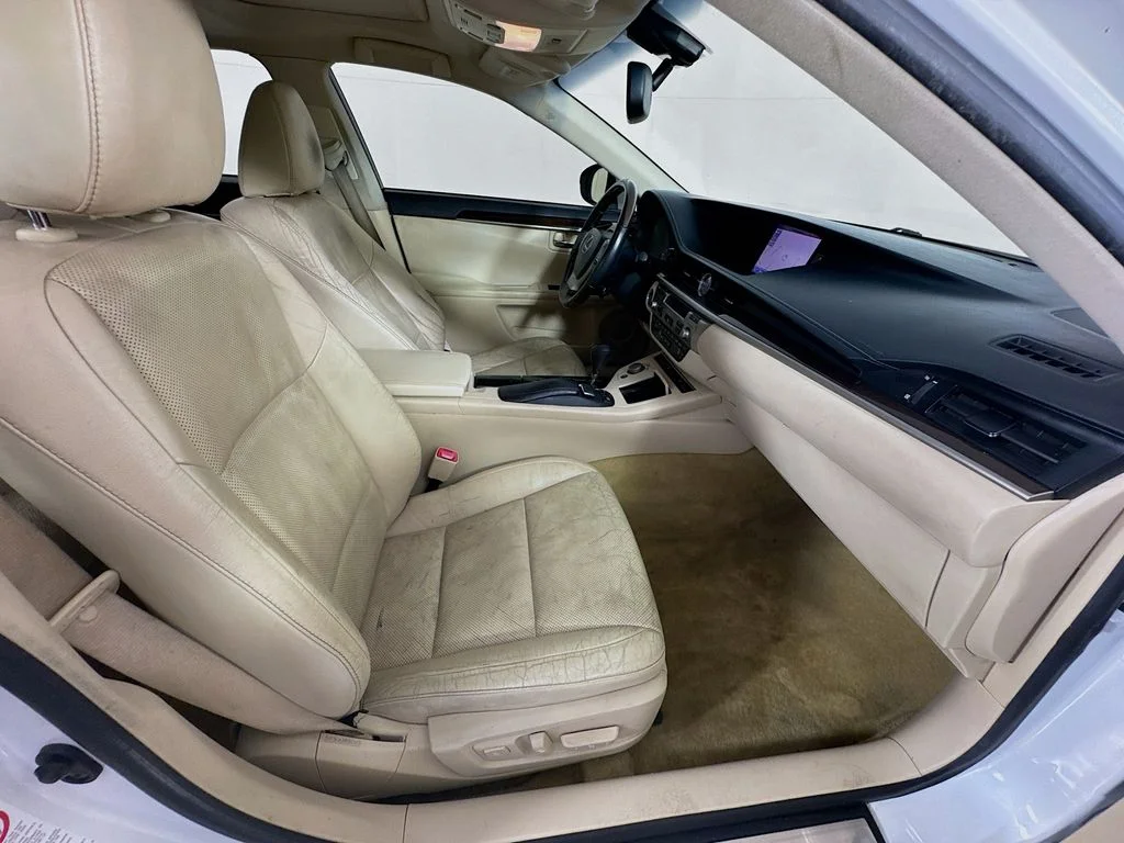 Used 2013 White Lexus 350 image 35