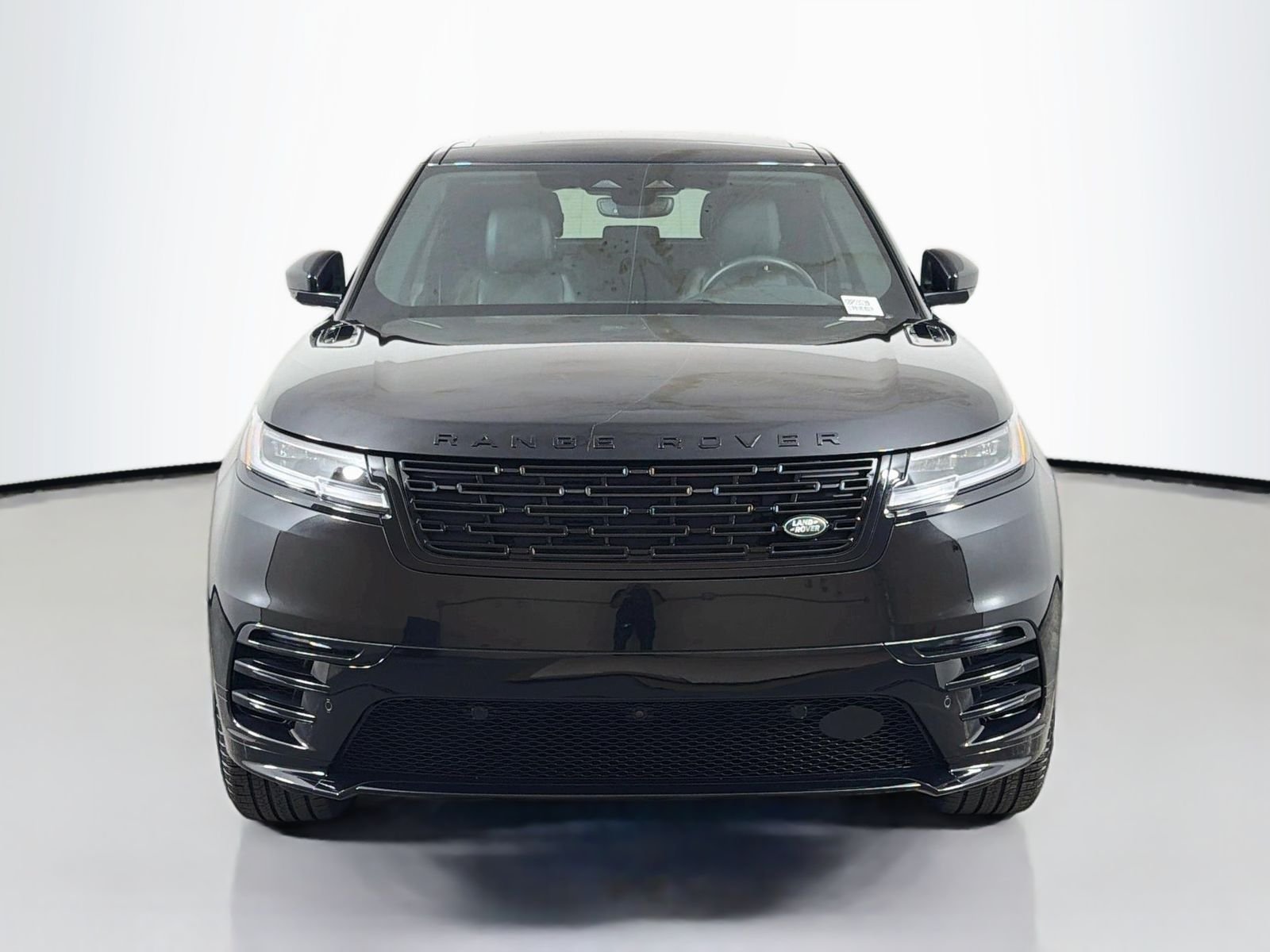 Used 2026 Santorini Black Metallic Land Rover Dynamic SE image 8