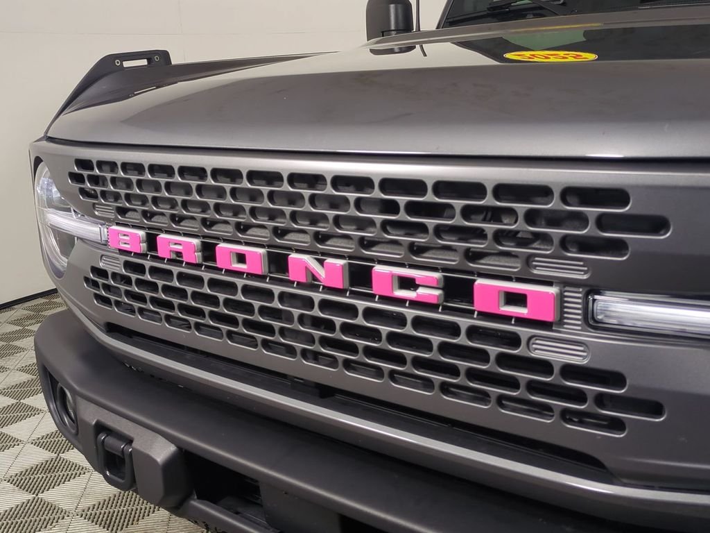Used 2025 Gray Ford Badlands image 13