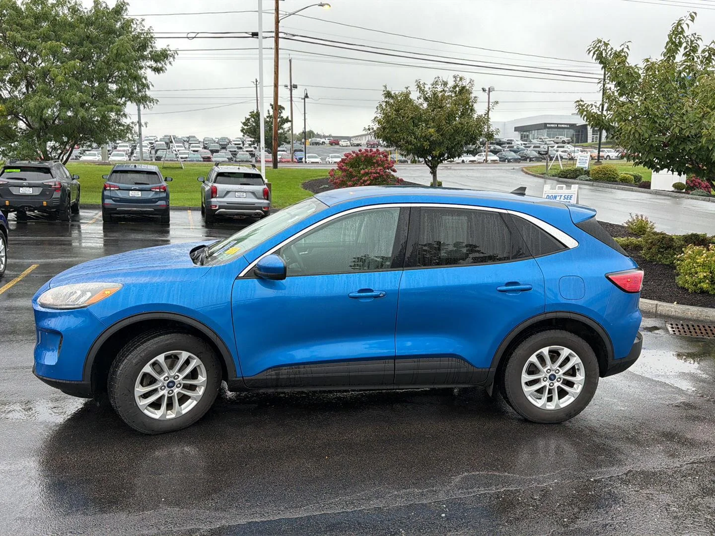 Used 2021 Velocity Blue Ford SE image 4