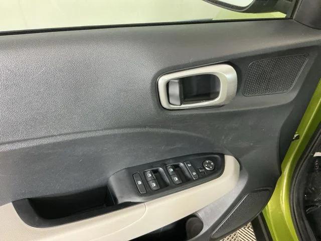 Used 2021 Green Hyundai SEL image 12