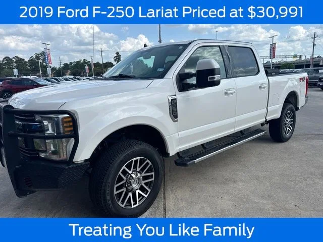 Used 2019 White Platinum Metallic Tri-Coat Ford Lariat image 1