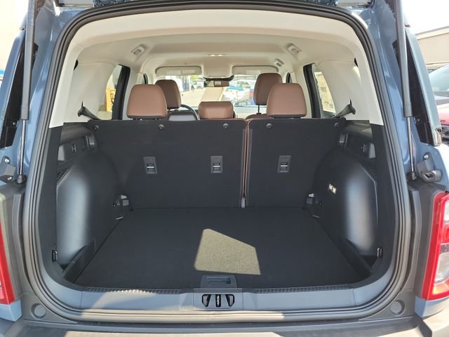 New 2026 Azure Gray Metallic Tri-Coat Ford Outer Banks® image 19