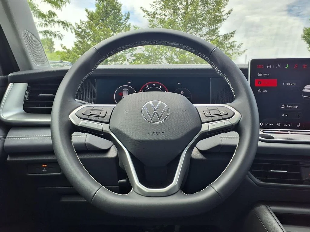 New 2026 Deep Black Pearl Volkswagen 2.0T SE image 13