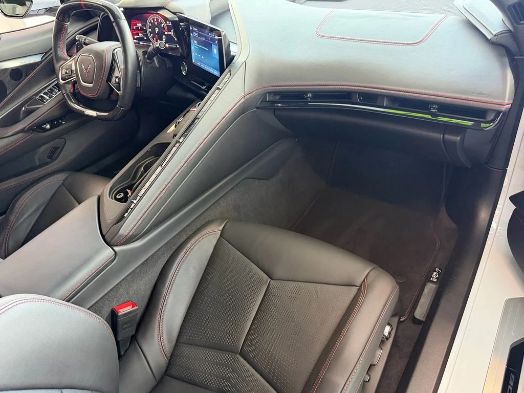 Used 2024 White Chevrolet Z06 image 15