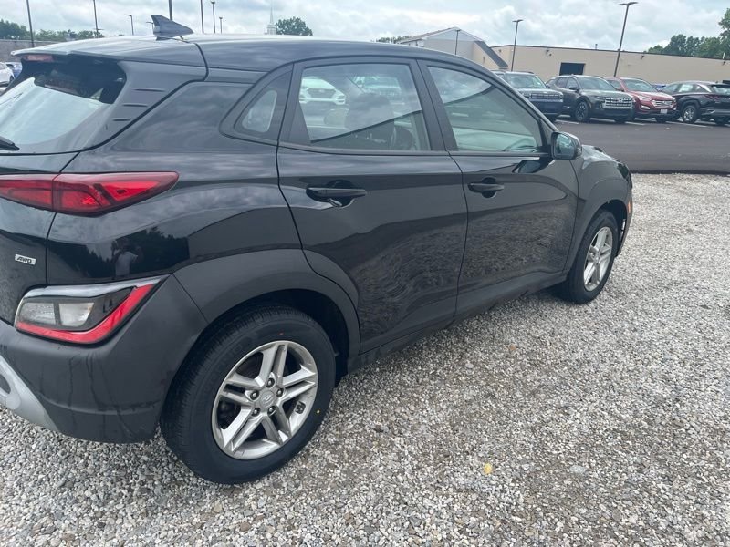 Certified Used 2023 Black Hyundai SE image 5