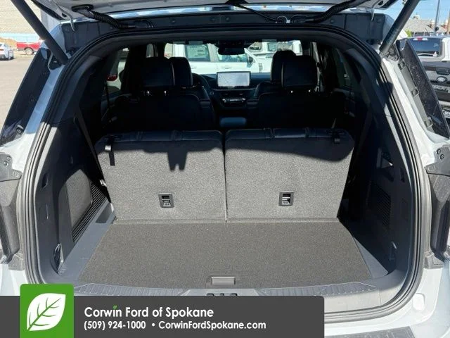 New 2026 Space White Metallic Ford Tremor image 16