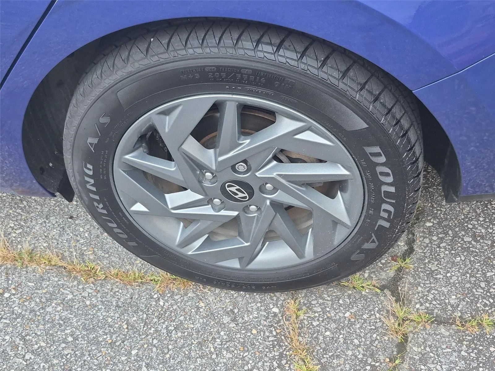 Used 2024 Intense Blue Hyundai SEL image 11