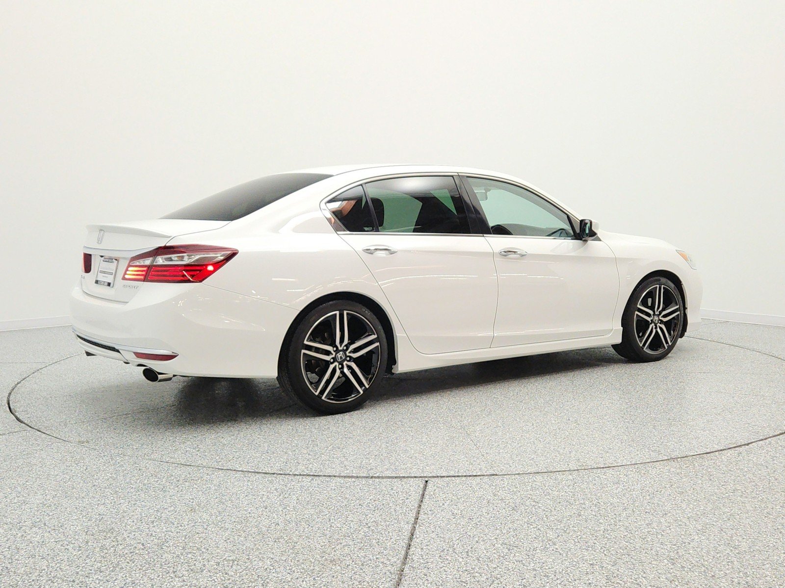 Used 2016 White Orchid Pearl Honda 4dr I4 CVT Sport image 5