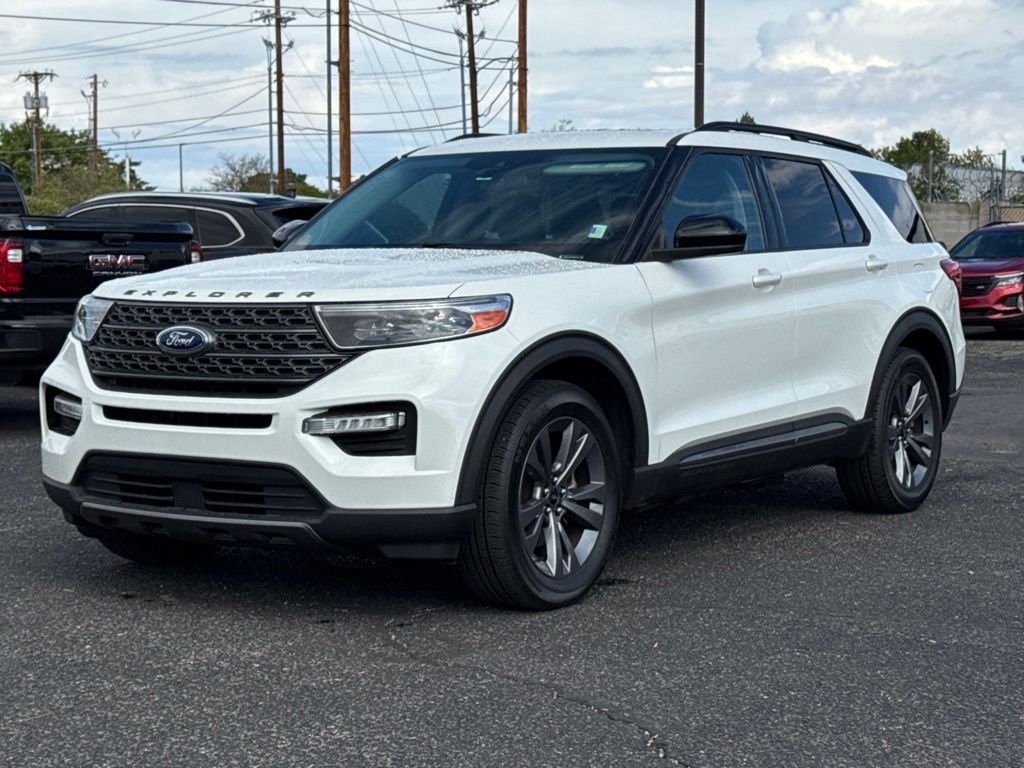 Used 2022 White Ford XLT image 4
