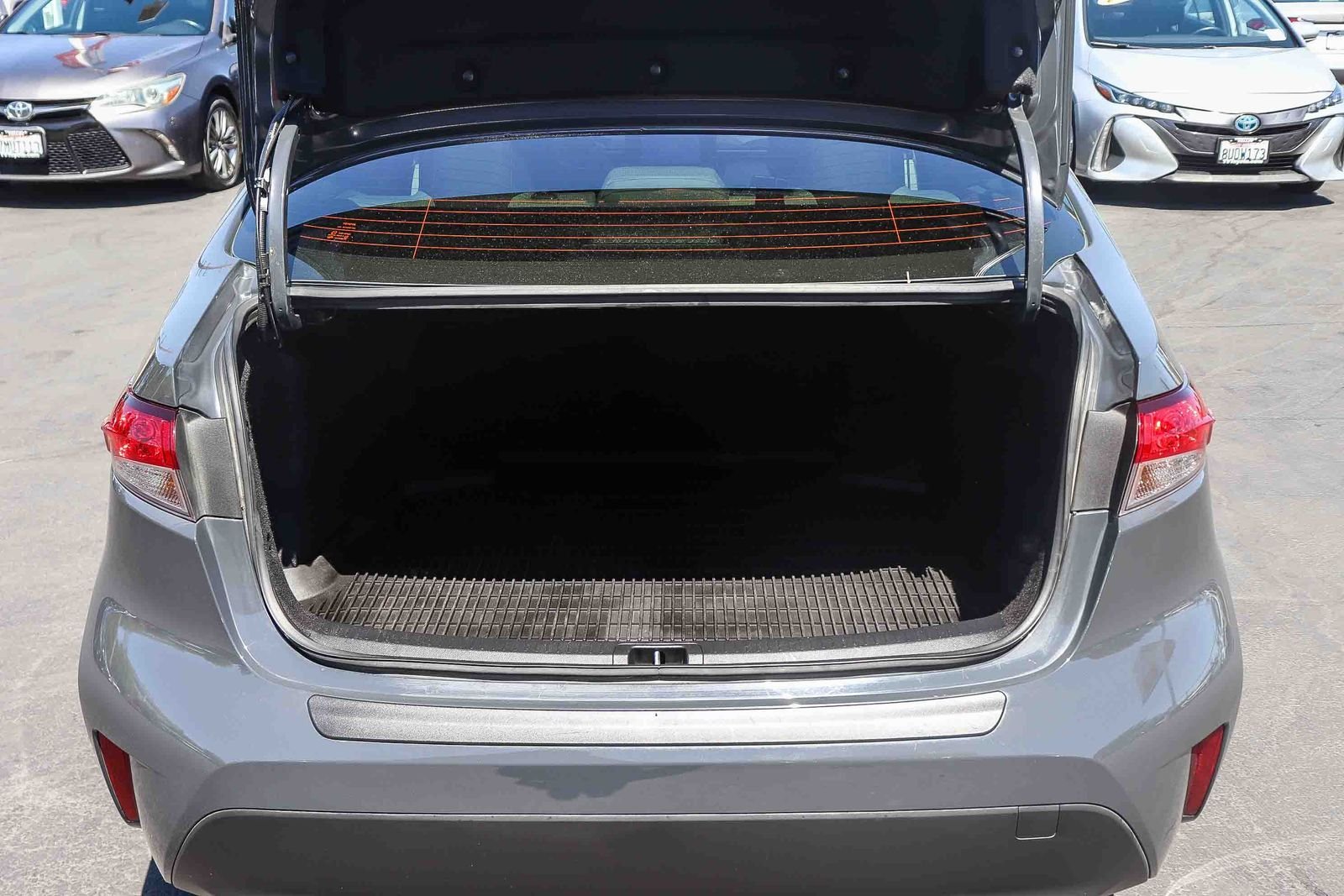 Used 2025 Underground Toyota LE image 32