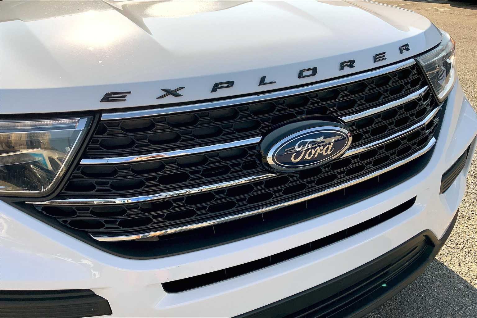 Used 2020 Oxford White Ford XLT image 28