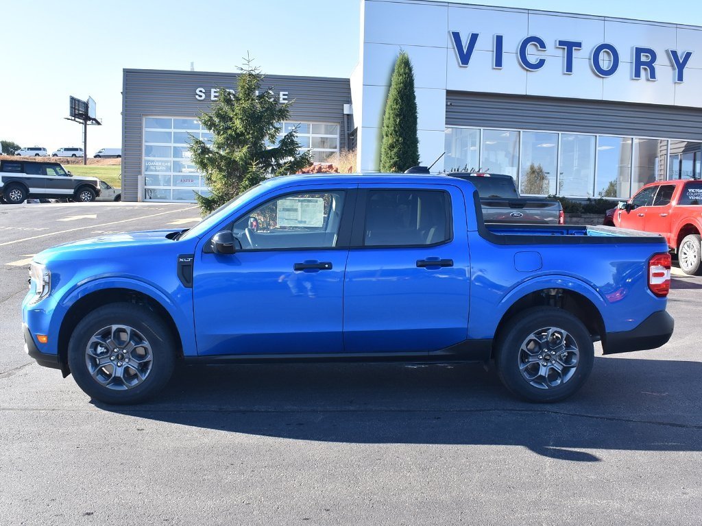 2025 Ford Maverick XLT photo 2