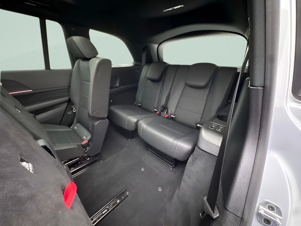 Used 2025 Cirrus Silver Metallic Mercedes-Benz GLS 450 image 27