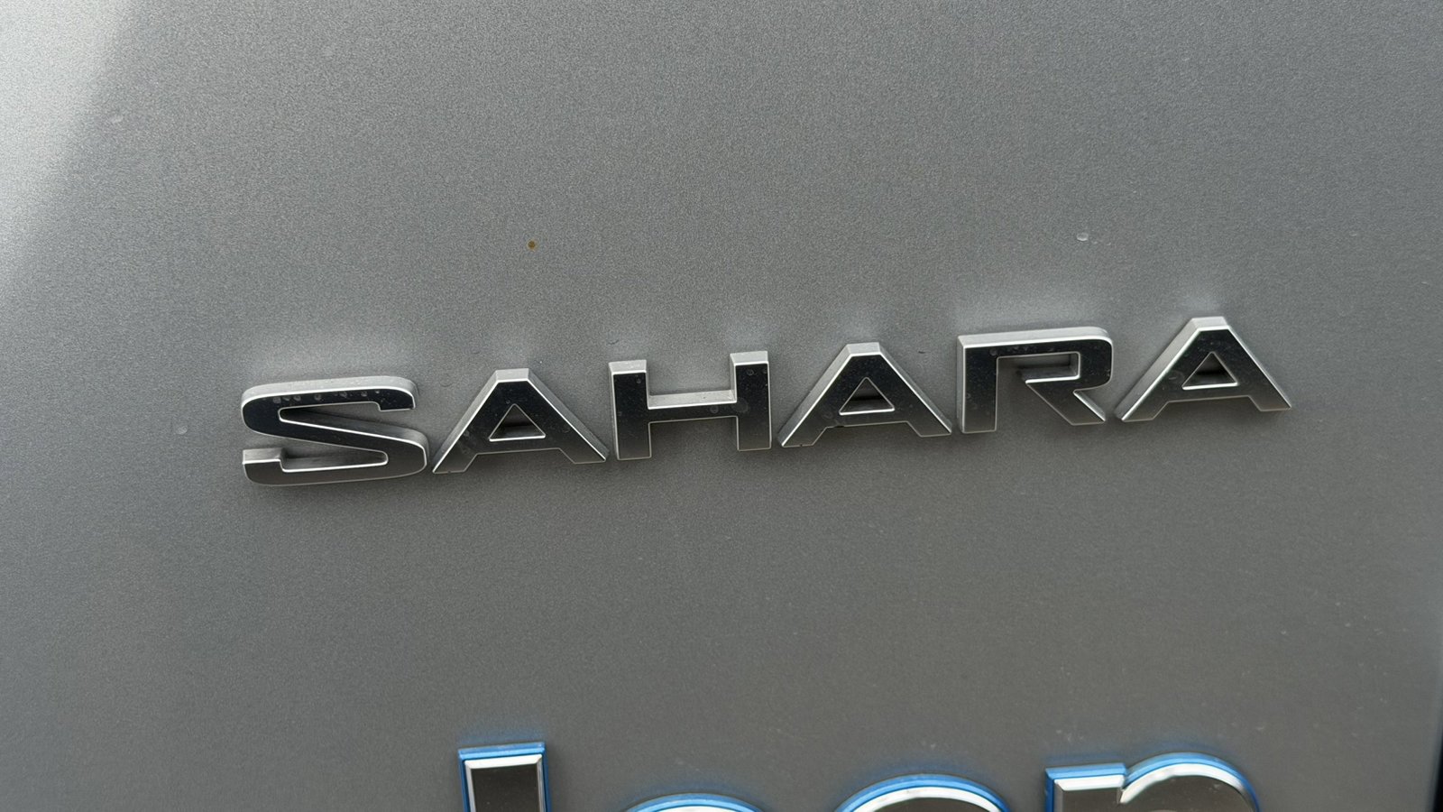 Used 2023 Silver Zynith Clearcoat Jeep Sahara image 7
