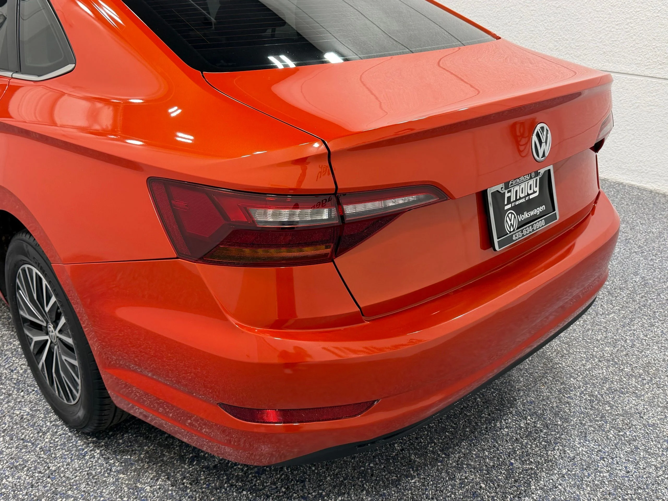 Used 2019 Orange Volkswagen 1.4T SE image 16