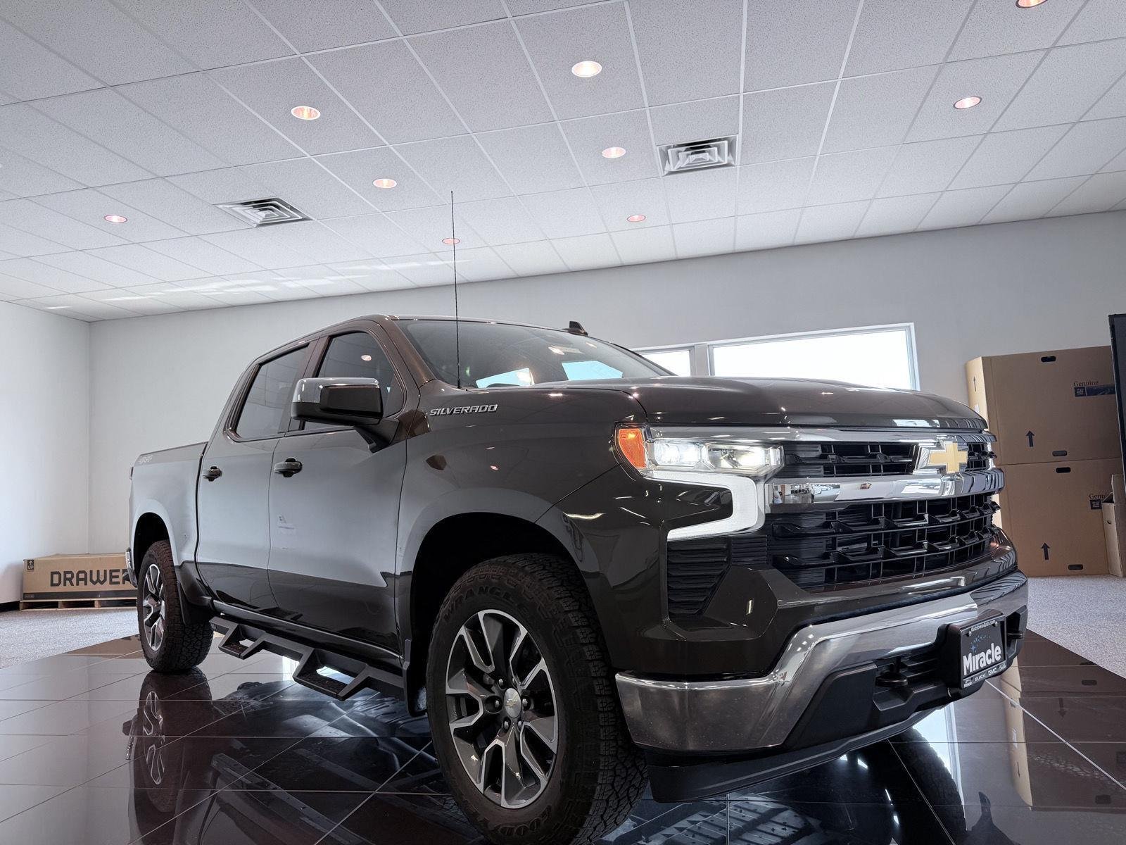 Used 2023 HARVEST BRONZE METALLIC Chevrolet LT image 9