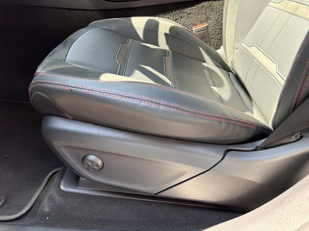 Certified Used 2022 Black Mercedes-Benz GLE 53 AMG® image 17