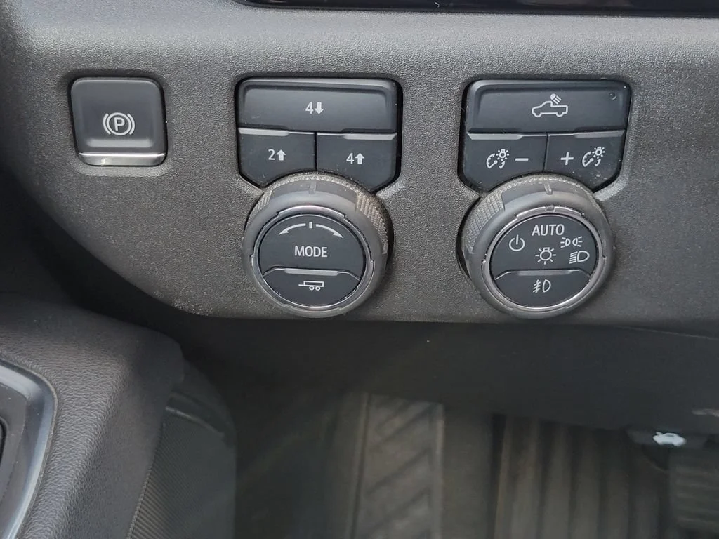 Used 2025 Black Chevrolet LT image 26