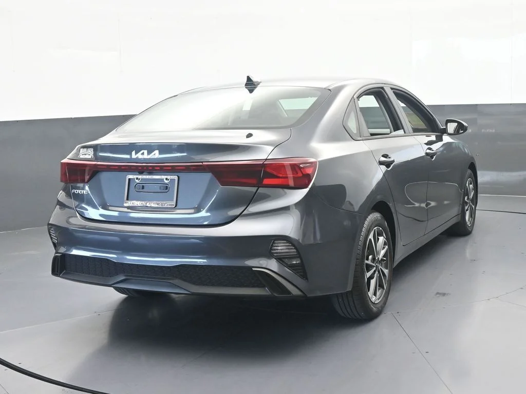 Used 2024 Gravity Gray Kia LXS image 5
