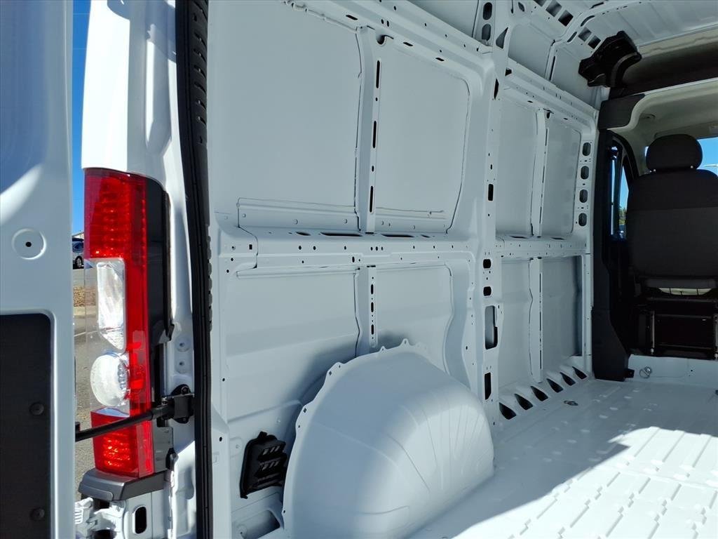 New 2026 Bright White Clear-Coat Exterior Paint RAM Tradesman image 23