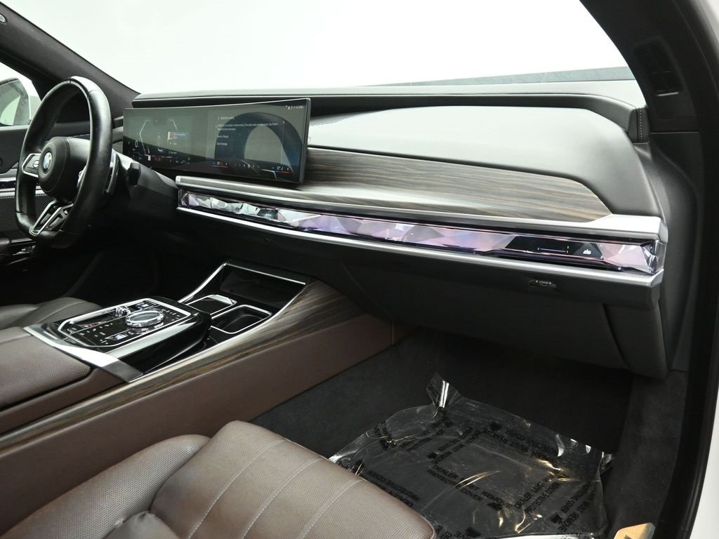 2023 BMW 760I - Image 29