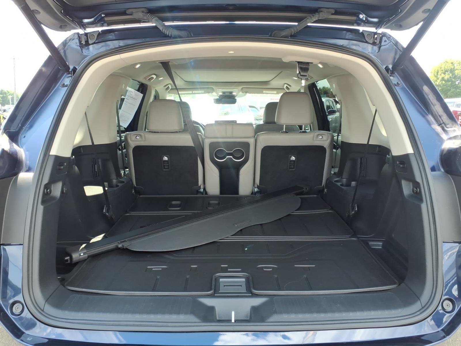 Used 2025  Honda TRG image 32