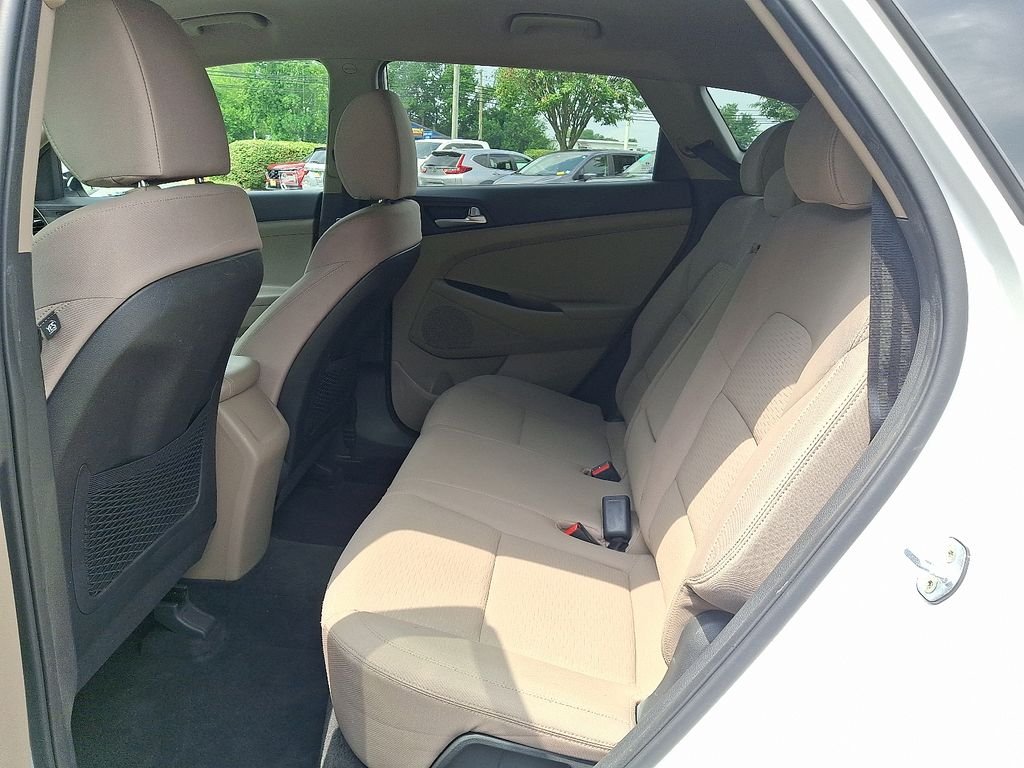 Used 2019 White Hyundai SE image 10