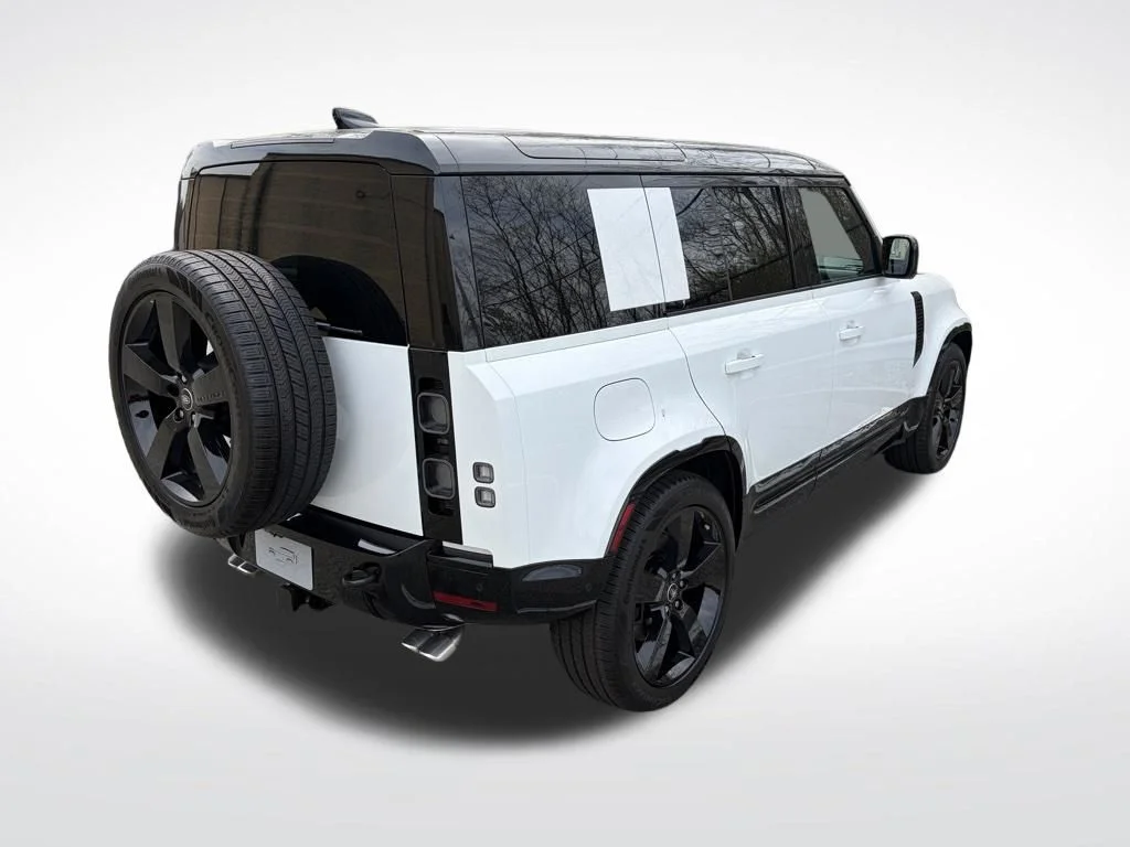 2025 Land Rover Defender V8 - Photo 8