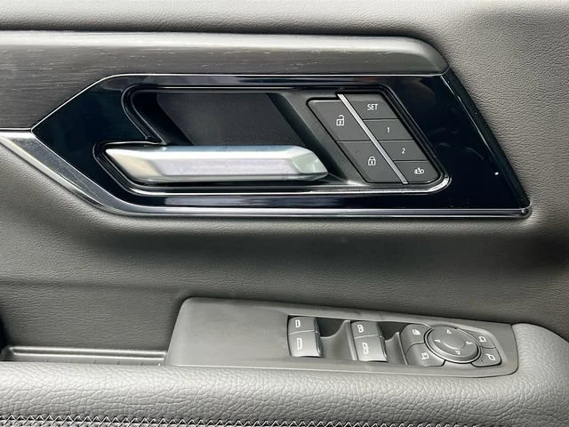 2026 GMC Yukon XL Denali - Photo 13