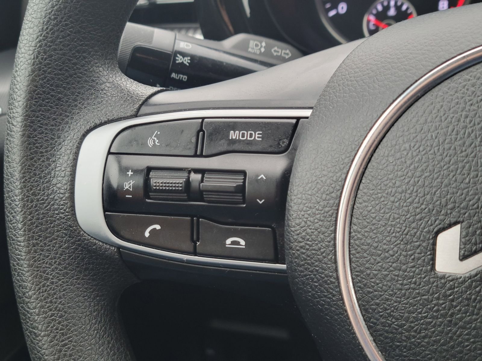 Certified Used 2024 Gray Kia LXS image 12