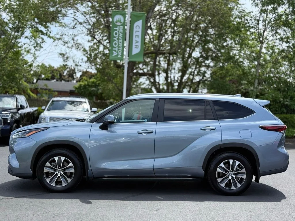 Certified Used 2024  Toyota XLE image 2