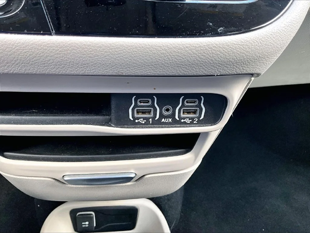 Used 2023 Blue Chrysler Touring L image 19