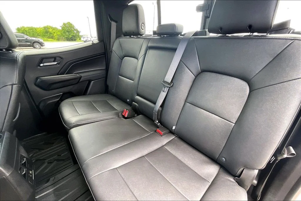 Used 2024 White Chevrolet LT image 19