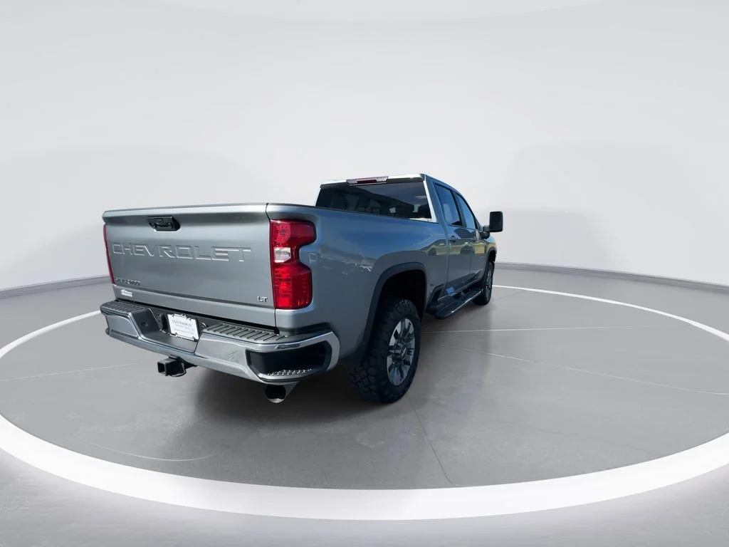 Used 2024 Gray Chevrolet LT image 8