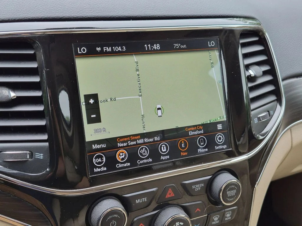 Used 2021 White Jeep Limited image 18