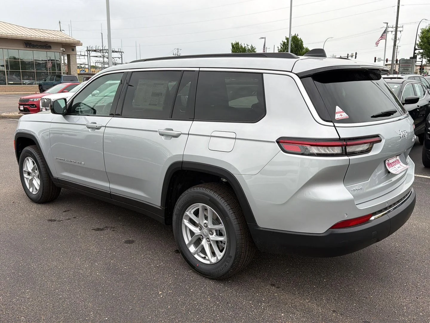 New 2026 Silver Zynith Jeep Laredo X image 5