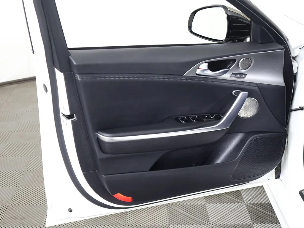 Used 2019 White Kia GT2 image 30