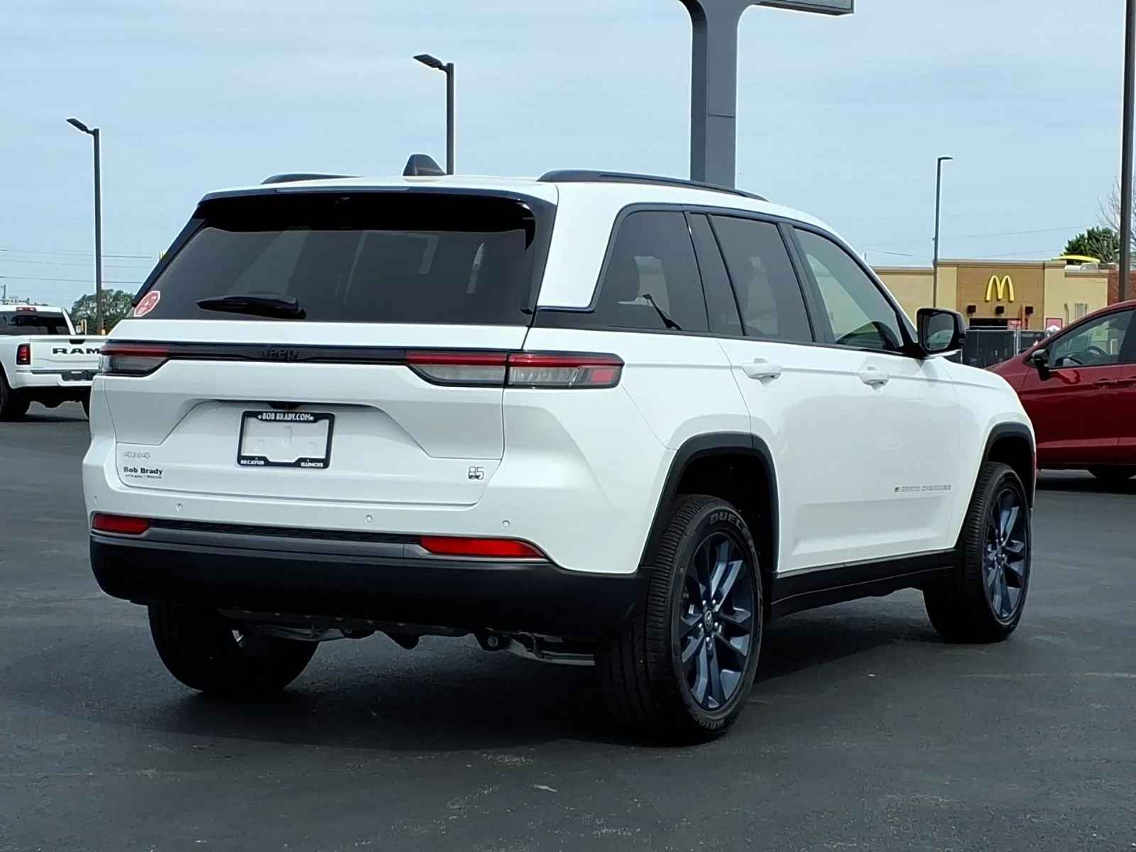 New 2026 Bright White Clear-Coat Exterior Paint Jeep 85th Anniversary Edition image 12