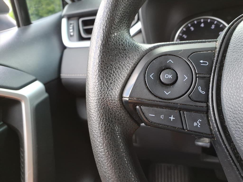 Used 2022  Toyota XLE image 19
