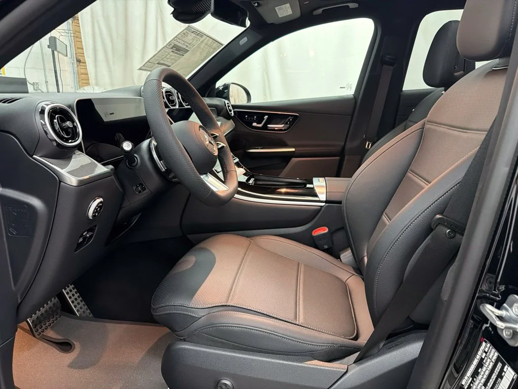New 2027 Black Mercedes-Benz GLC 300 image 12