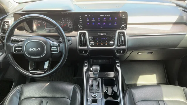 Used 2022 Gray Kia EX image 9