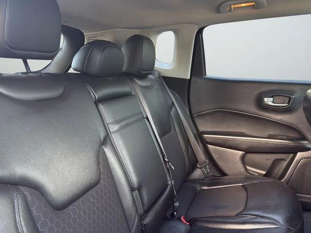 Used 2018 Black Jeep Latitude image 22