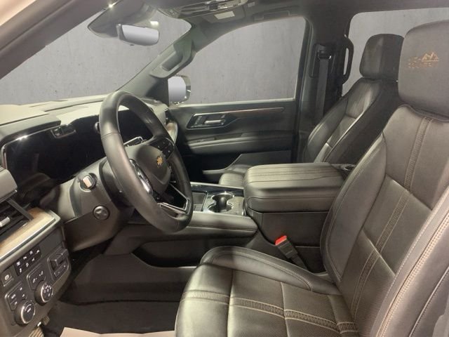 Used 2025 Black Chevrolet High Country image 7