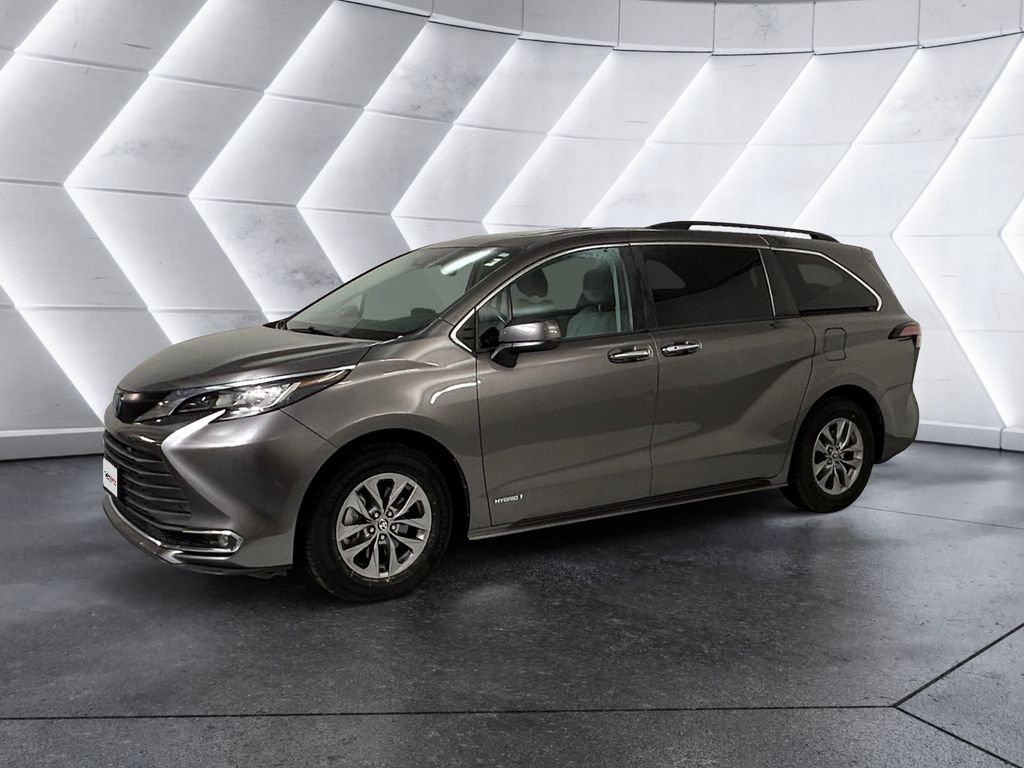 Used 2021 Gray Toyota XLE image 3